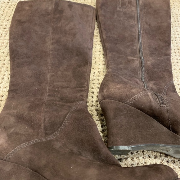 EUC Suede Wedged Boot - Picture 2 of 5